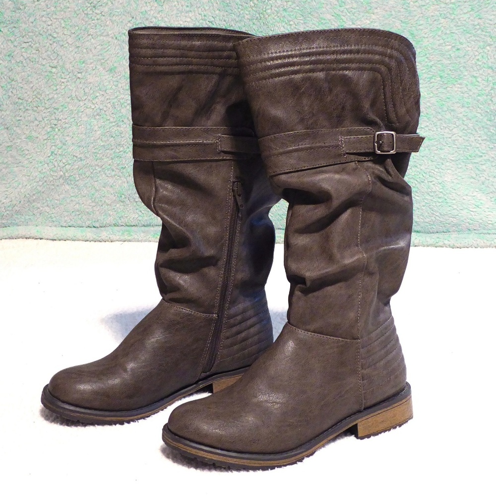 Stevies taupe gray boots